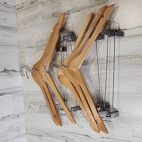 Set of 6 wood suit hangers with pants clips - Picture 1 of 5